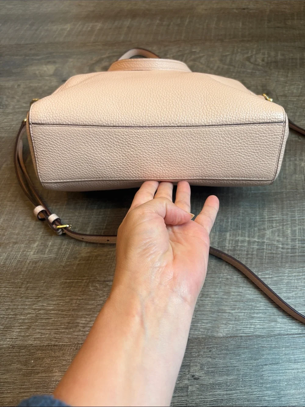 Coach Kelsey Pebbled Leather Light Pink Crossbody Bag F28968